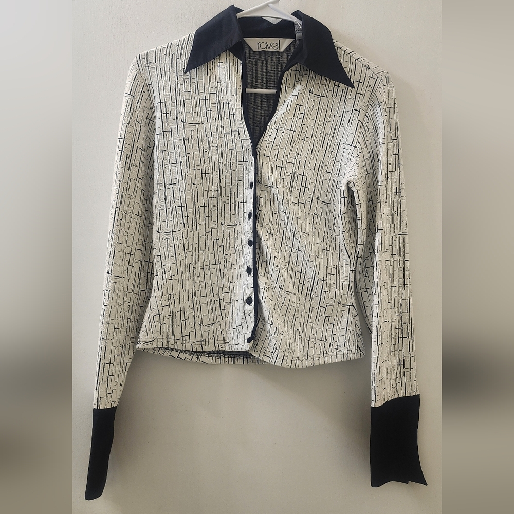 Ravel Black and White Women's Top, Size Small.